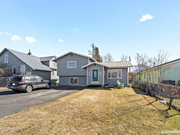 339 S Bailey St, Palmer, AK 99645