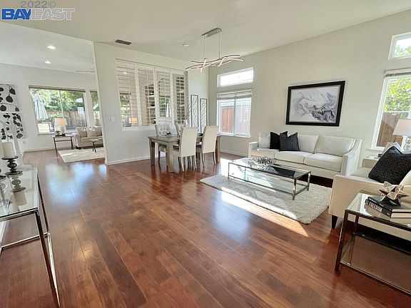 3rd image of 25509 Crestfield Dr