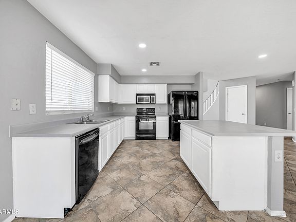 4th image of 2913 W FREMONT Road