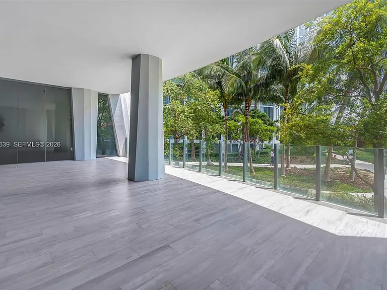 2831 S Bayshore Dr #402 — Photo 15