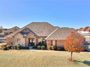 1704 Pecan Crossing Dr, Shawnee, OK 74804