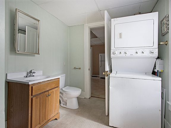 5th image of 2032 S Burdick St #1
