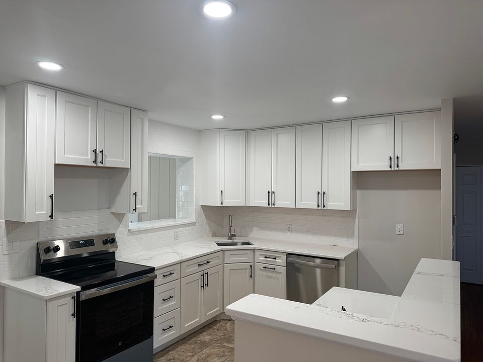 1st image of 5169 Ballantrae Ct