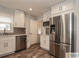 578 Chain O Hills Rd, Colonia, NJ 07067