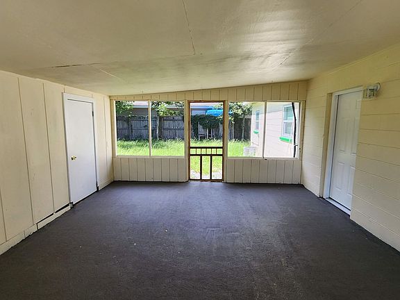 2nd image of 5215 Lee Dr