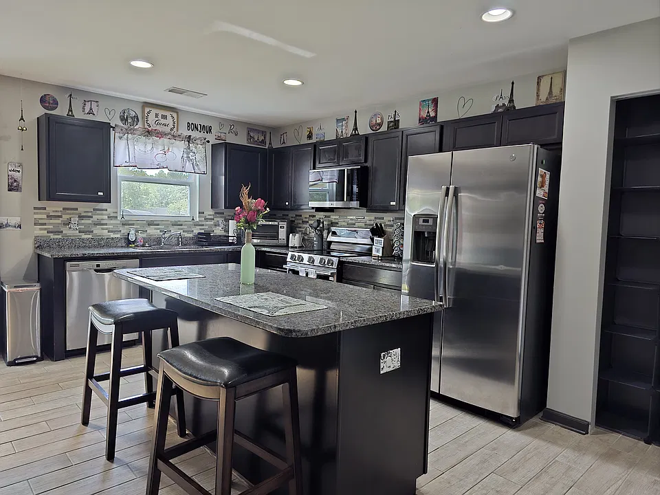 141 Hemphill Rd