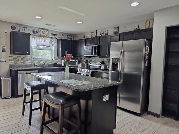 141 Hemphill Rd, Lexington, SC 29072