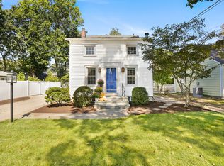 52 Glover St, Fairfield, CT 06824