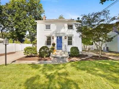 52 Glover Street, Fairfield, CT, 06824
