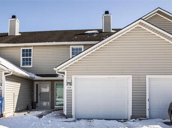 1226 NW Phelps Dr, Grain Valley, MO 64029