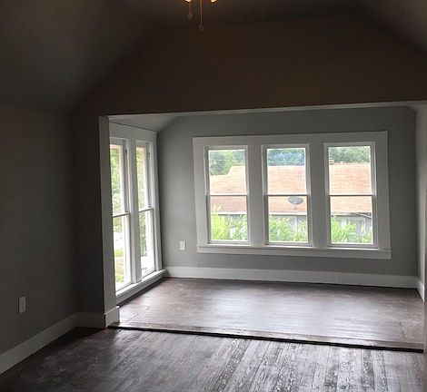 4th image of 530 N Bowie St