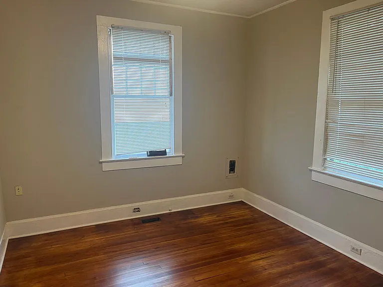 2223 Lee St — Photo 10