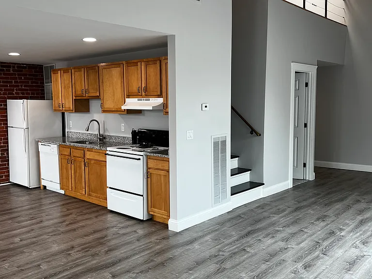 36 Abbott Street — Photo 3