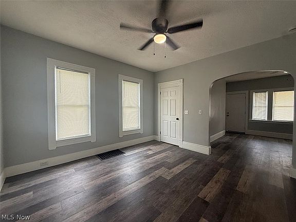 3rd image of 1435 W 50th St