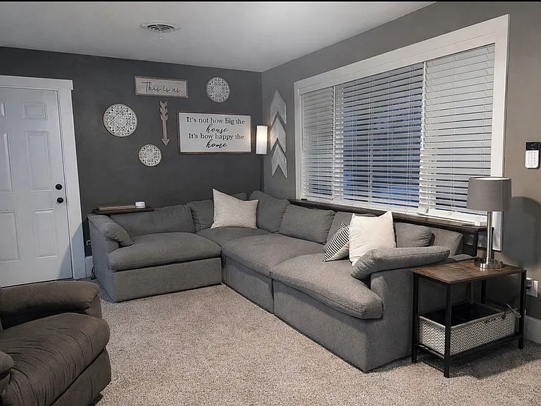 1164 York Ln — Photo 4
