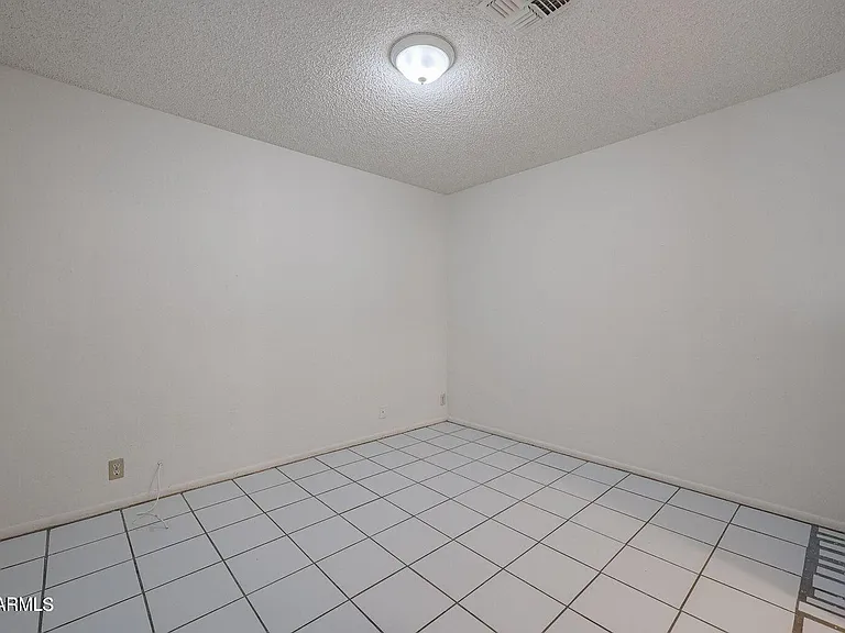 9001 W Elm St #7 — Photo 14