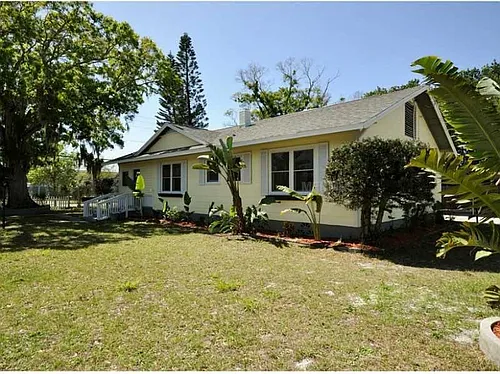 900 Yale St N Photo 1