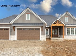 881 Honeysuckle Cir NE, North Canton, OH 44720
