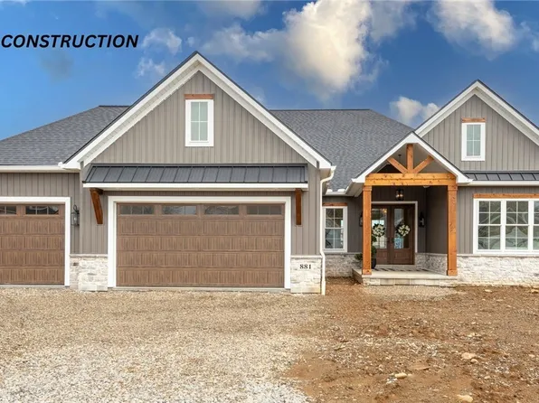 881 Honeysuckle Cir NE, North Canton, OH 44720