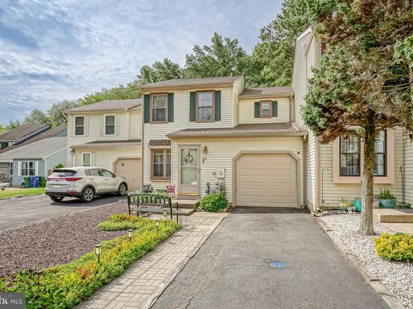 5 Partridge Ct, Marlton, NJ 08053