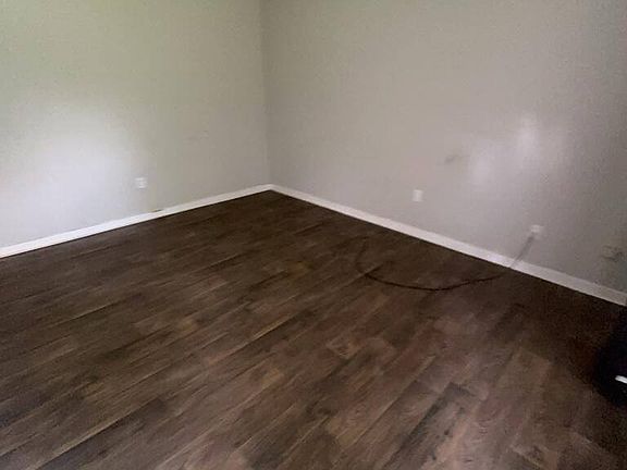 2nd image of 928 Palm St