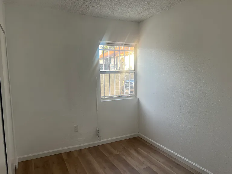 10010 Anzac Ave #2 — Photo 10