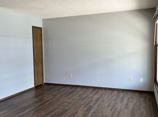 120 Sherwood Ct APT 3, Waterloo, IA 50701