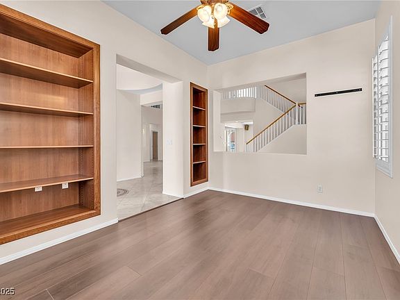 5th image of 1155 Phillip Island St