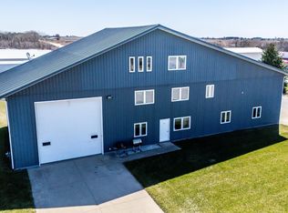1341 12th St, Jesup, IA 50648