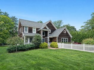 134A Montauk Hwy, Westhampton, NY 11977