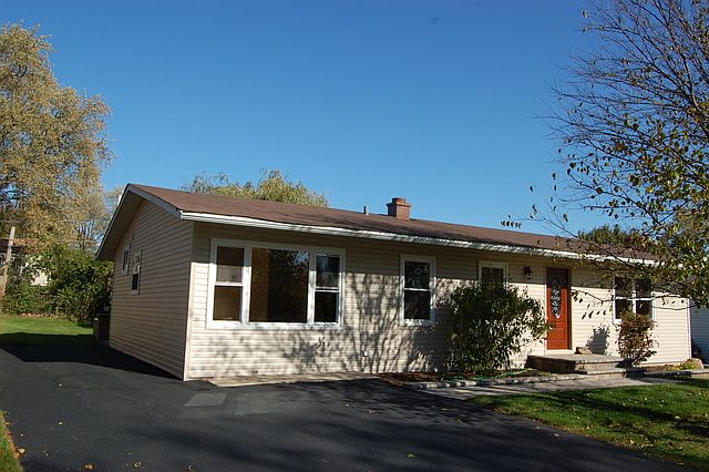 1st image of 7637 Sprucewood Ave