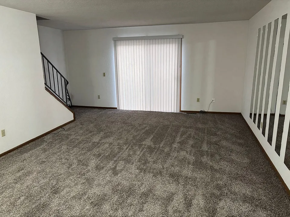 2755-2761 Scarlet Oak