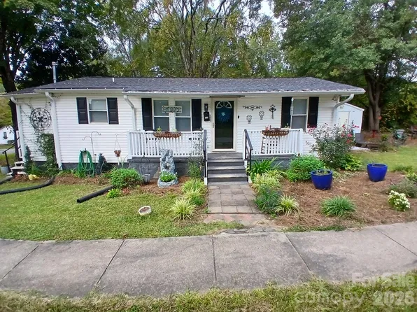 115 S Davis St, Dallas, NC 28034