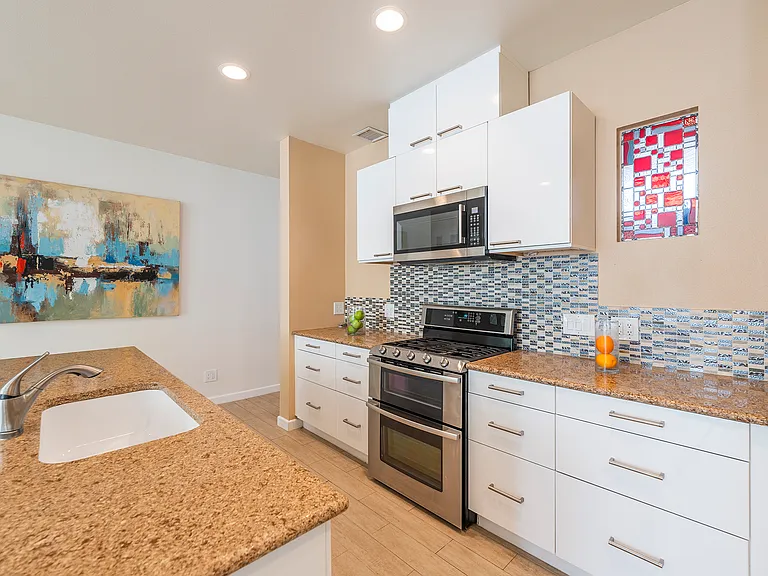 320 S Del Giorgio Rd — Photo 4