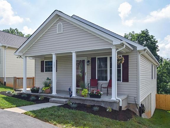 3rd image of 1341 Archbold Ave NE