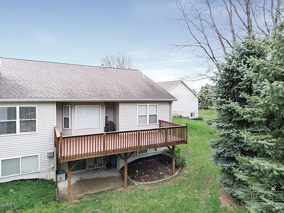 4th image of 1448 Woodlawn Cmns