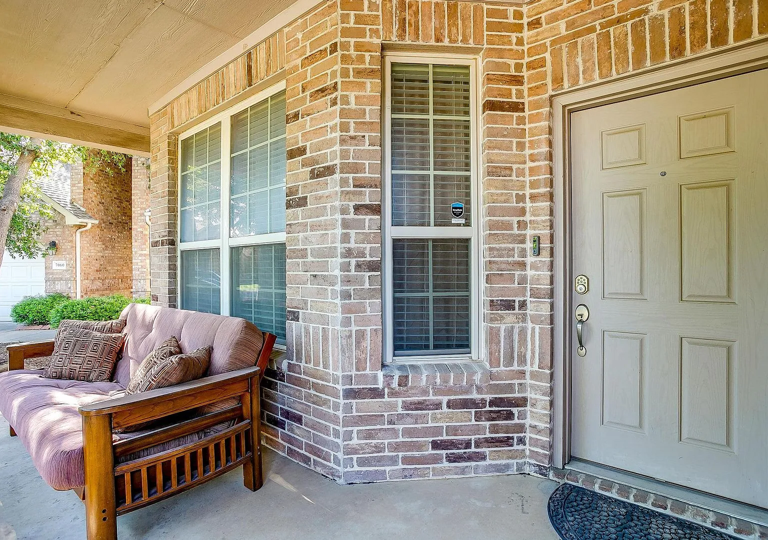 Immaculate 4 Bed, 2.5 Bath in Desirable Sandshell Heights- Keller ISD- 76137 — Photo 4