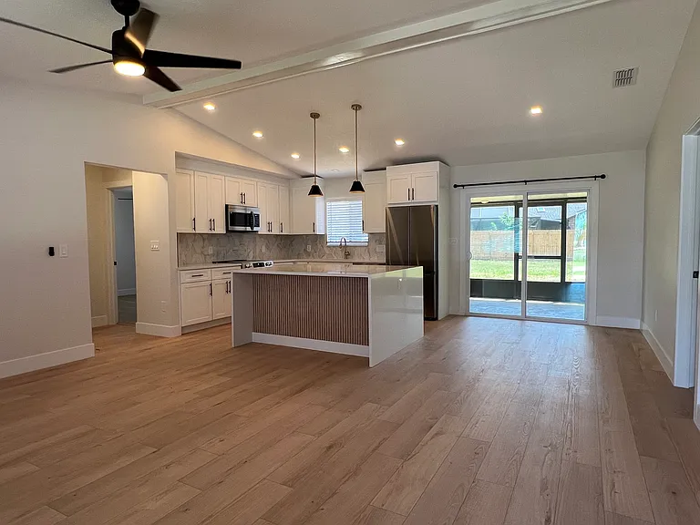 725 Jupiter Blvd NW — Photo 3