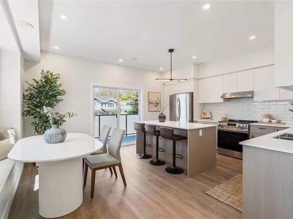 921 Dale St #1, Saanich, BC V8X 2V9