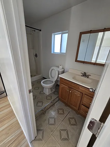 629 S Meridian Ave #C Photo 1