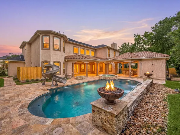 1711 Oak Shade Dr, Sugar Land, TX 77479