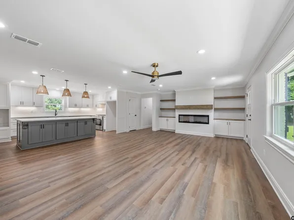 2918 Oak Knob St, Tyler, TX 75701