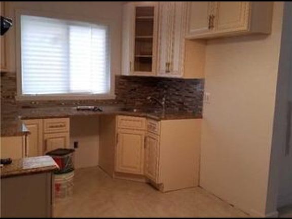 3rd image of 218-10 118th Ave #Singlefam
