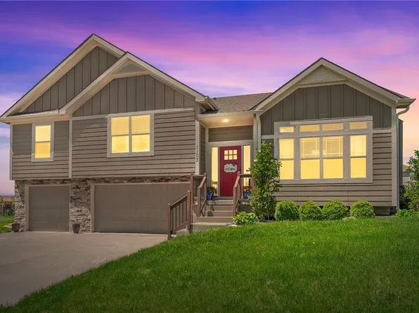 1103 Papaw Ln, Pleasant Hill, MO 64080