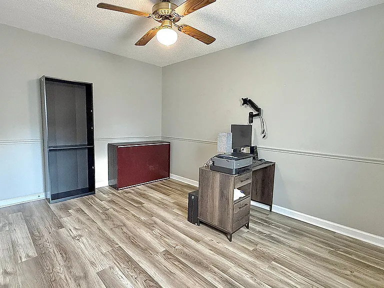 1233 Riyadh Rd — Photo 18