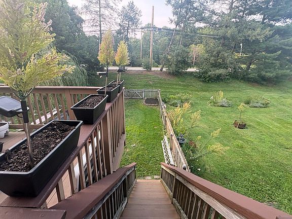 4th image of 121 Hunter Ct