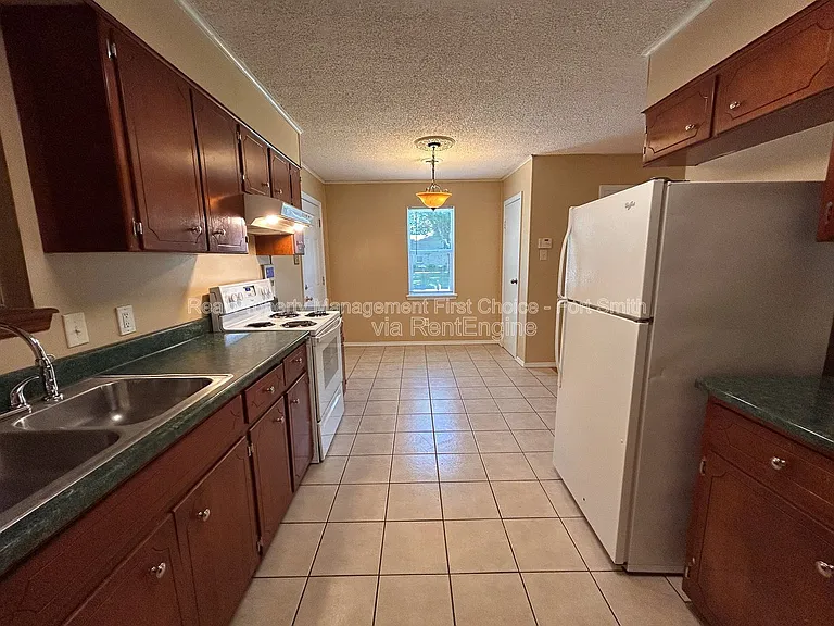 3305 Grinnell Ave — Photo 9
