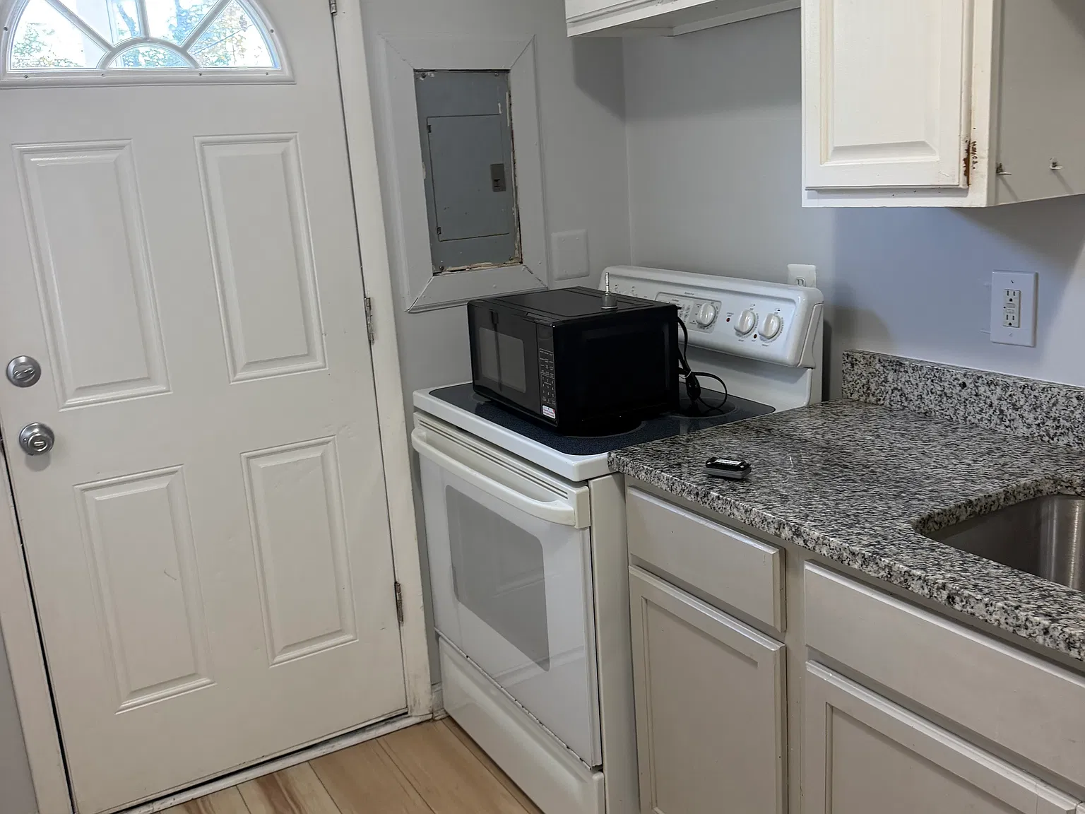 2 bed, 720 sqft, $1,275 — Photo 3