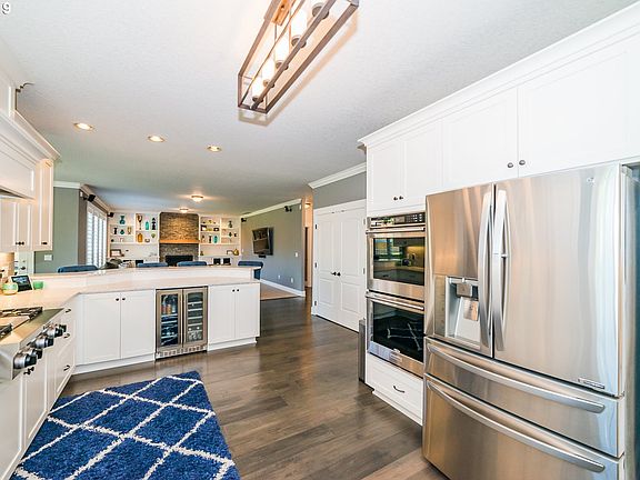 5th image of 4708 NE 140th Cir