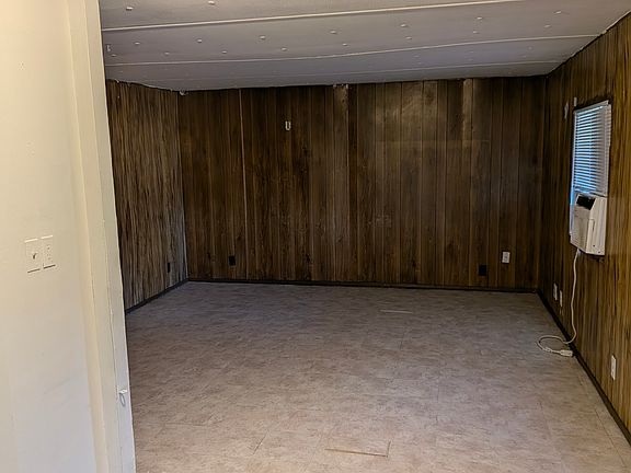 3rd image of 2044 Dove Creek Cir